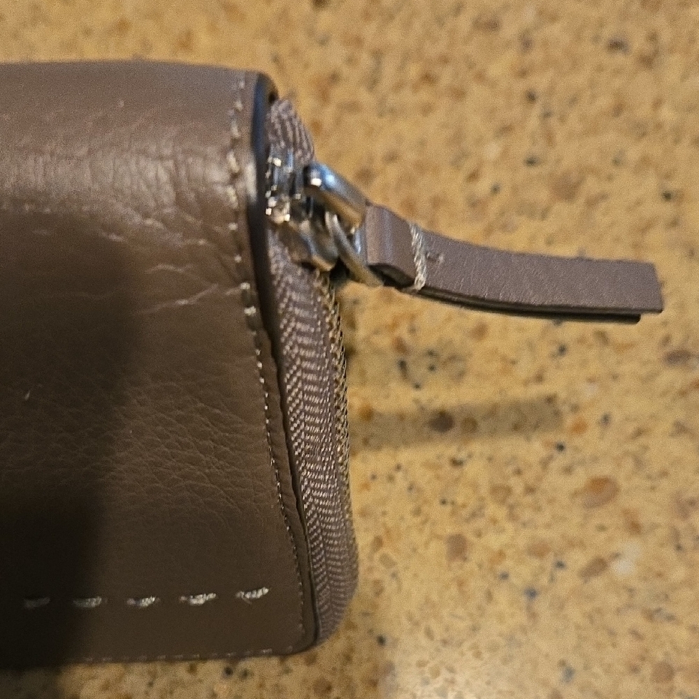 New Tory Burch McGraw Zip Wallet - Picture 6 of 9